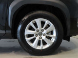 純正のアルミホイール装着車です。タイヤサイズは205/65R16です。