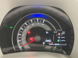 【メーター】シンプルな1眼メーターです。瞬間燃費や航続可能距離が表示可能で、必要な情報を一目で確認できます。