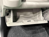 実用的な収納が、車内の各所にあります♪