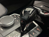 8速ステップトロニック付AT I-driveコントローラーでモニター部分を操作します。直感的に使用することが可能です。