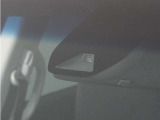 ◆Honda SENSING◆ カメラ等装置で精度の高い検知能力を発揮、安全運転を支援します。ステアリング上のコントローラーに注目!