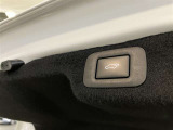 トランクフードにパワースイッチが付いています。
