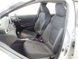中古車をキレイで気持ちよくお乗りいただけるよう、エンジンルームからシートを外した洗浄まで、目に見えない部分も徹底的に洗浄しています!