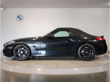 BMWはダウンフォースにより、車両を安定させるため、車の底は平らな造りとなっております。BMWの走行性能に対するこだわりはこういったところにも御座います。