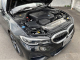 安心のBMW認定中古車は100項目の箇所を徹底的にチェック致します。機械的な箇所や電気系、コンピューターなどをご納車前に点検し、交換基準に達した部品は全て新品に修理返品した後にご納車致します。