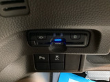 ビルトインタイプのETCで見た目もスッキリ。高速道路の利用にとても便利です。利用には車両情報を登録する「セットアップ」が別途必要です。