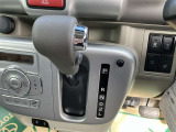 ロングラン保証付き。トヨタのお店で中古車をお買い上げいただいたすべてのお客様に安心で快適なカーライフをお約束する1年間の保証です。