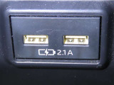 充電用USB端子を装備しております。