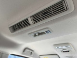 後席用のサーキュレーター付き。夏場でも効果的に空気を循環させます。