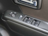 パワーウインドウを装備しております!後席ウインドゥの閉め忘れも運転席で解決できます♪