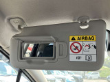 急いで外出!!そんな時でも降車前にササっと身だしなみをチェック!あると便利な装備品です。