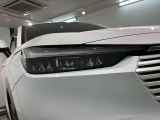 LEDヘッドライトは、点灯の瞬間から最大光量を発揮し、突然暗くなるトンネルなどでの安定感を高めます。