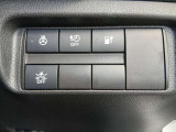 ステアリングヒータースイッチなど運転席廻りのスイッチ類