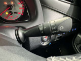 【オートライト】車外の明るさに応じて自動的にライトの点灯・消灯をしてくれます