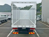 リアゲートは観音開き式です。