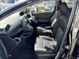 運転席側のドアは、操作系のアクセスも良く、快適なドライビングをサポートします。使いやすさを追求した設計です。