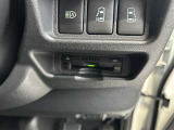 ビルトインタイプのETCは見た目にもスッキリです。高速道路の料金所もスムーズに通過でき、とっても便利です。