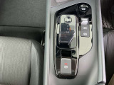 駐車ブレーキは電動式です。オートホールド機能付きで便利ですね