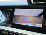 Audi正規ディーラーが高品質をお約束。高度な訓練・教育を受けたAudi専任メカニックが、100項目にもおよぶ精密な点検を実施いたします。すべてをクリアしたAudi車だけが、あなたのお手元に届けられるのです。