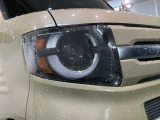 LEDヘッドライトは、点灯の瞬間から最大光量を発揮し、突然暗くなるトンネルなどでの安定感を高めます。
