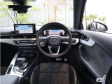 内装はシンプルに使い勝手を考え作られています。お車を運転する感覚をダイレクトに体感して頂けます。室内も広くロングドライブにも快適にお過ごしいただけます。