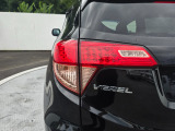 後続車からの視認性に配慮したテールライトを装備しています。