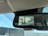 狭い道でのすれ違い、左側のガードレールや側溝が見えないと不安になりませんか?アラウンドビューモニターならバックカメラに加え、発進時に前方や周囲の確認、すれ違い時の助手席側下方の確認も出来て安心です♪