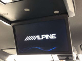 後席モニターが付いています。ロングドライブも退屈せずにお過ごしいただけますよ♪
