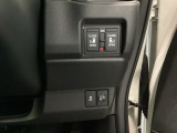【電動スライドドア】隣の車との距離が近い駐車場でも、ぶつける心配をせずスムーズに開閉。限られたスペースを賢く使う、暮らしに寄り添った設計が魅力です。
