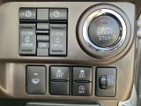 エンジンスタートはボタンを押すだけ!運転席にて両側電動スライドドアの開閉操作が出来ます!便利な機能です!