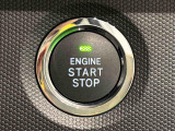 電子カードキーを携帯していれば、ボタンを押すだけでエンジンの始動がスマートに行えます。
