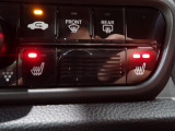 運転席と助手席には、【シートヒーター】が装備されています。温度調整も切り替えができお好みの設定で快適なドライブを楽しめます。腰から下が暖まると、暖房よりも体があったまりますよ。
