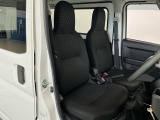 【運転席・助手席】内装ルームクリーニング済みです。しっかり綺麗にしていますので、是非、お確かめください。車に自信があるからこそ、是非一度ご来店頂き内外装も見てもらえると幸いです。