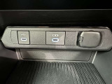 シガーソケット用の充電器が使用可能です!