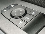 電動格納ミラーは駐車時や狭いとこなどやっぱりあると便利ですよ。