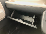 お客様にぴったりなおクルマをお選びいただけますように様々な展示車をご用意致しております!ダイハツの軽自動車だけではなく、他メーカー車やコンパクトカー・ミニバンなども数多く取り揃えております!