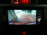 バックガイドモニターで、後方を確認しながら安心して駐車することができます。運転初心者も熟練者も必須の機能ですよ!