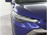 LEDランプ車 白く照らされるのが特徴です。明るいだけでなく、周囲からの認知されやすく歩行者や死角にいる方へアピール効果、安全性が飛躍的に向上します!