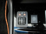 【シートヒーター】は運転席&助手席に。スイッチONですぐに暖まり、冬の寒い日はこの装備なしの車は考えられなくなってしまう装備の一つです♪