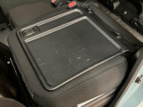 当店でご購入頂いた車両は全車車検整備又は法定12か月点検を行い、エンジンオイル・オイルフィルター・フロントワイパーゴム・バッテリーの交換を行っています、整備費用は本体に含まれてますので安心ですよ♪