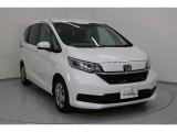 Honda SENSING搭載!ミリ波レーダー単眼カメラで、クルマの前方の状況を認識。ブレーキやステアリングの制御技術と強調し、安全・快適な運転や事故回避を支援する先進のシステムです。