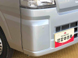 死角になりやすい左右方向の障害物をブザーで知らせてくれるコーナーセンサー搭載