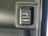 HDMIポート、USBポートが装備されております。HDMIポートを他の機器と繋げることによって、モニターへ映像を流すことができます。