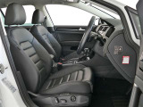 メーカー直営認定中古車 1オーナ 禁煙車 LEDライト 純正ナビ ブルートゥース接続 カープレイアンドロイドオート対応 アクティブディスプレイ スマートキースペア有 ETCバックカメラアダプティブクルーズ