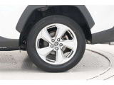 タイヤサイズ(225/60R18)です。