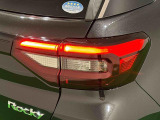 視認性の高いLEDリヤコンビネーションランプ(LEDストップランプ)は省電力・長寿命化を実現。