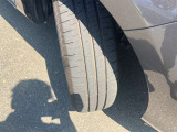 【タイヤ】タイヤの状態が良好です。溝の深さや摩耗具合が適正で、安全で安定した走行が可能です。