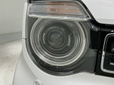 LEDヘッドライトは、点灯の瞬間から最大光量を発揮し、突然暗くなるトンネルなどでの安定感を高めます。