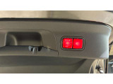 自動車保険に関しても、メルセデス・ベンツ専用のプログラムをご用意しております。飛び石や落下物などでのフロントガラスの修理が必要となった場合、最大で9万円分の補償を致します。