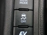 VSC(滑りやすい路面での横滑りを抑え車両の安定性を保つための機能)搭載ですが、雪道などから脱出する時はOFFすると脱出しやすくなる場合があります